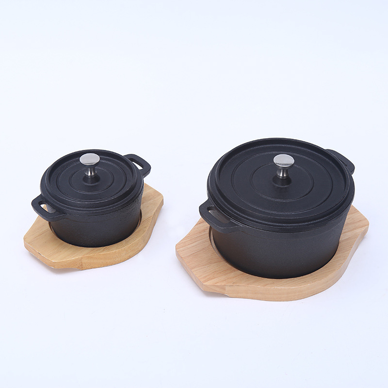 Cross-border multi-layer thickened cast iron soup pot, double-ear deepened flat bread pot, universal uncoated anti-rust and non-stick stew pot Application Scenario