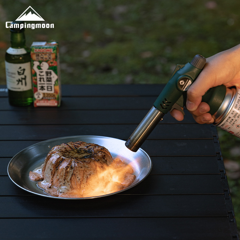 Koman MT-2913 Camping charcoal Outdoor Barbecue and Baking Inverted igniter Portable card-type spray gun Application Scenario