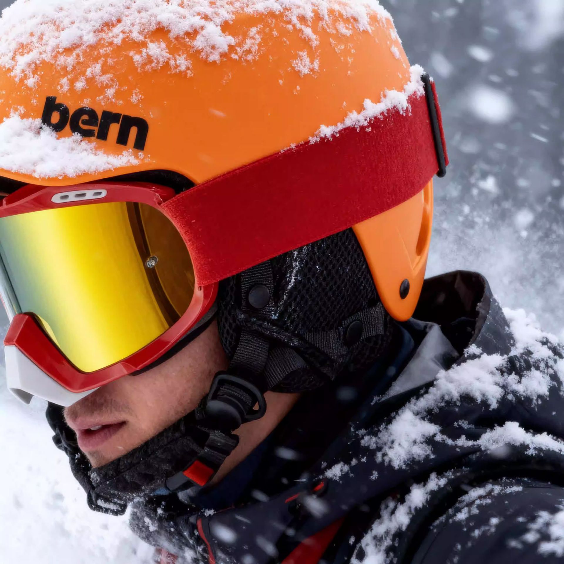 Professional ski helmets for both men and women, the same style as Bern, adult snowboard and double-board skiing equipment, ski protective caps