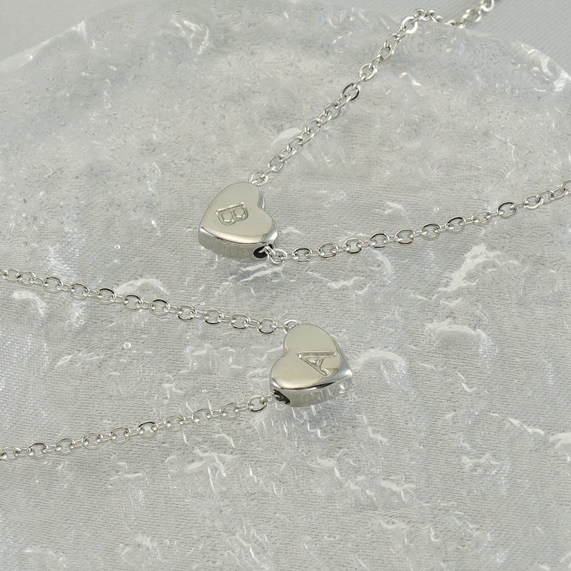 Cross border INS wind acero inoxidable amor carta collar europa y américa acero titanio 26 letras en inglés colgante cadena de clavícula mujer details Picture