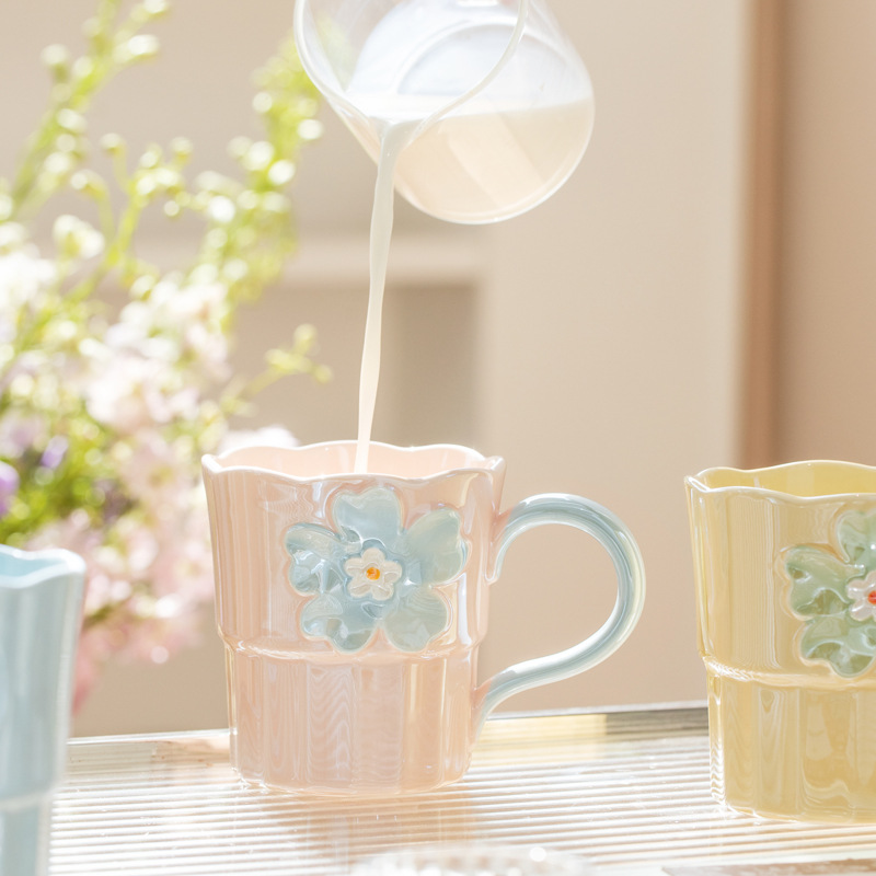 Pearl glaze hand-painted embossed flower mugs, girls' office ceramic drinking cups, Korean coffee cups, milk cups Application Scenario