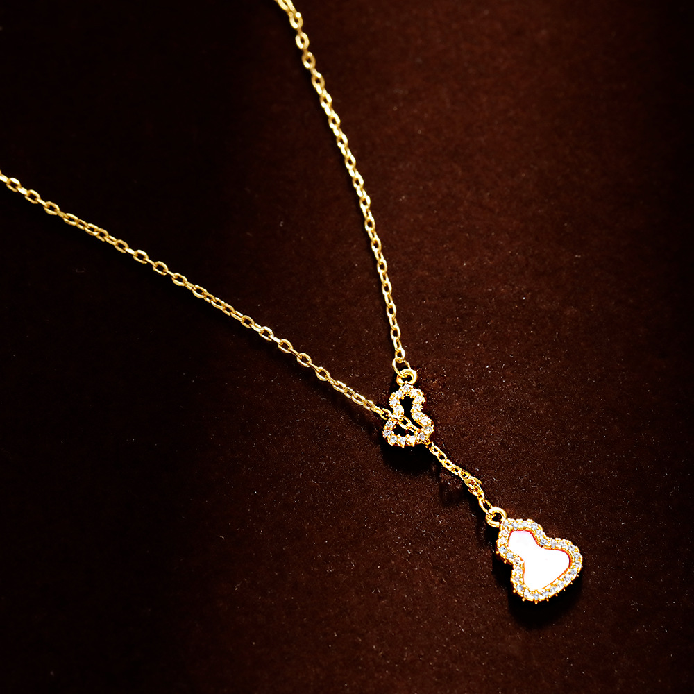 Hyacinth Natural pink mother-of-pearl Gourd pendant Necklace, women's fashionable, light luxury, elegant and high-end necklace, 2025 new style collarbone chain