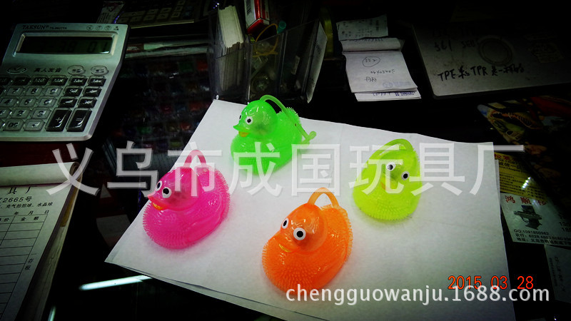 玩具/儿童玩具/光剑/发光充气球/魔法发光棒细节图