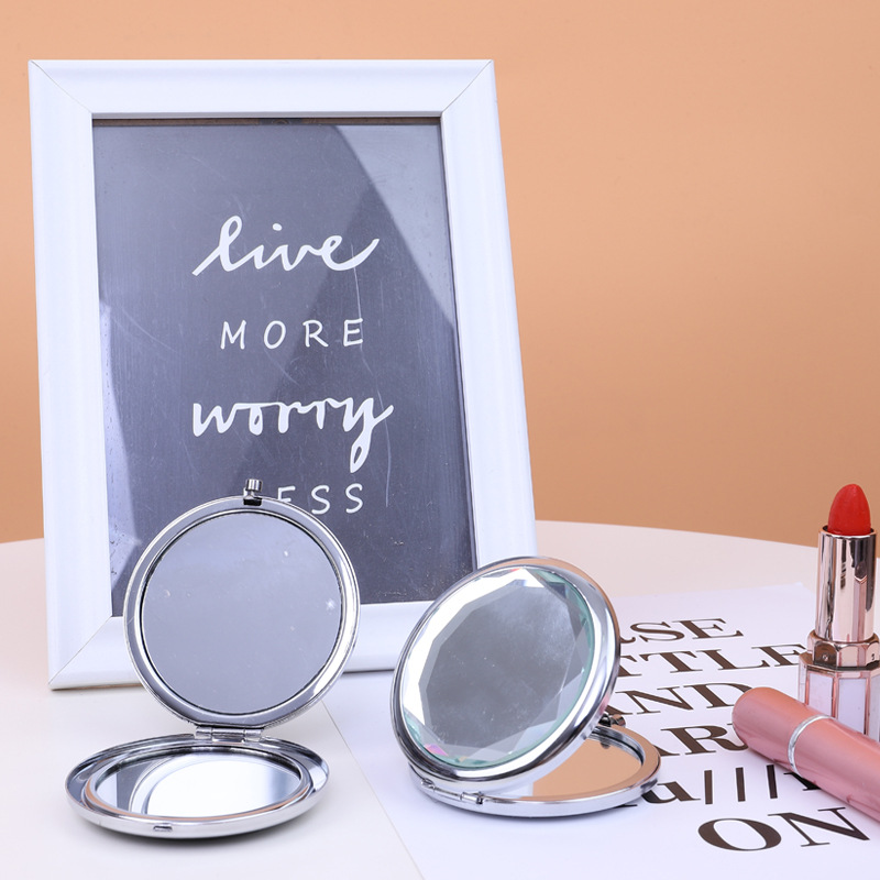 The crystal flip-top double-sided dressing mirror can be printed with logo advertisements and engraved words. It is a folding makeup mirror and a portable small mirror that can be carried around Application Scenario