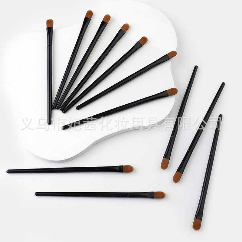 10.5CM long eyeshadow brush, one makeup brush, makeup accessories, makeup brush, eye brush, factory direct sales Application Scenario