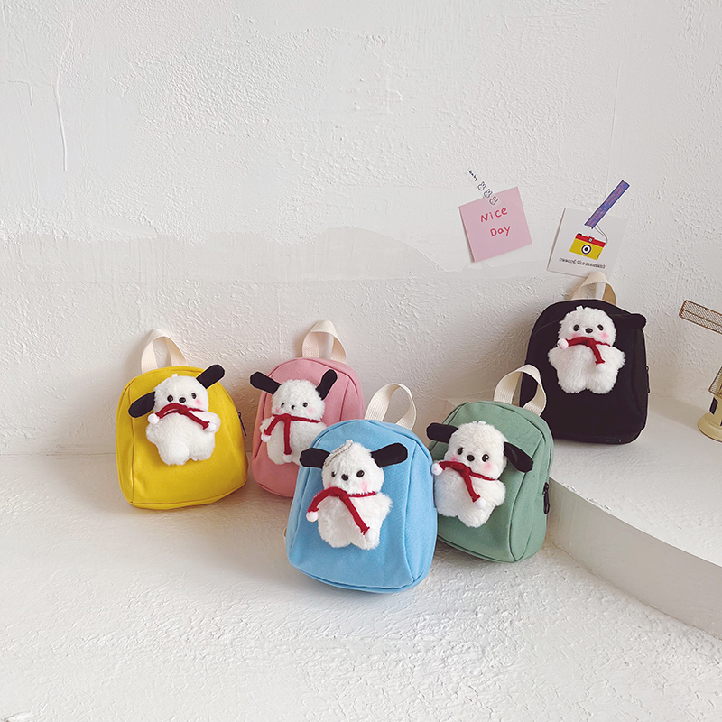 儿童休闲双肩包实物图