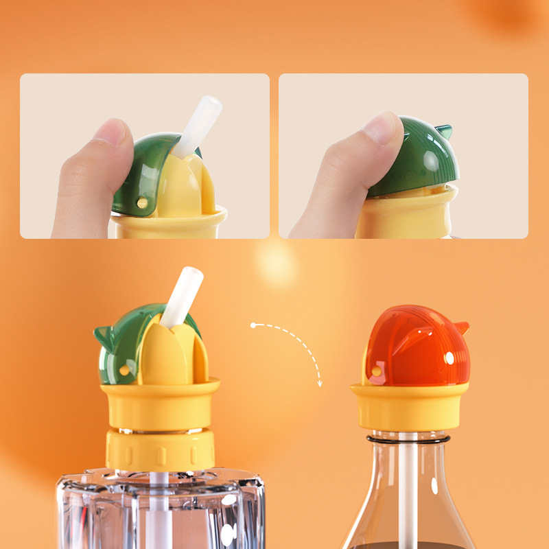 Cute thermochromic children's water cup with colorful fish-shaped lid straw PP summer heat transfer design Application Scenario