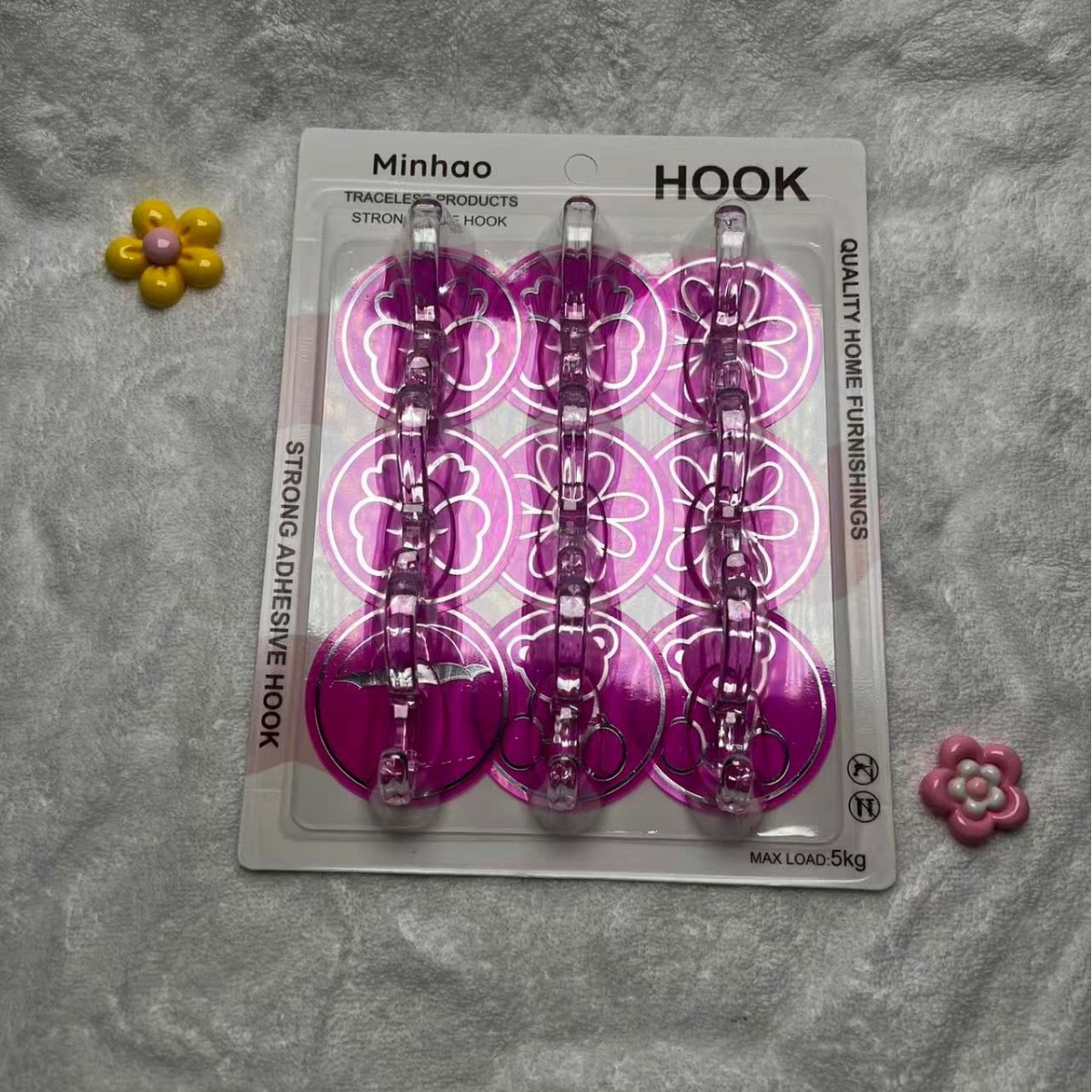 Light luxury round gold-embossed film coat and hat hook, seamless hook, no need for drilling, bathroom, wall, door and back adhesive hook Application Scenario