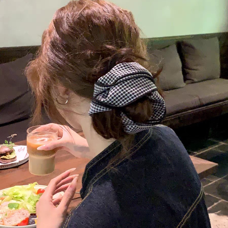 The 2025 new navy blue checkered double-layer large intestinal hair band, women's hair accessory, high-end headband, and high-end low ponytail hair accessory