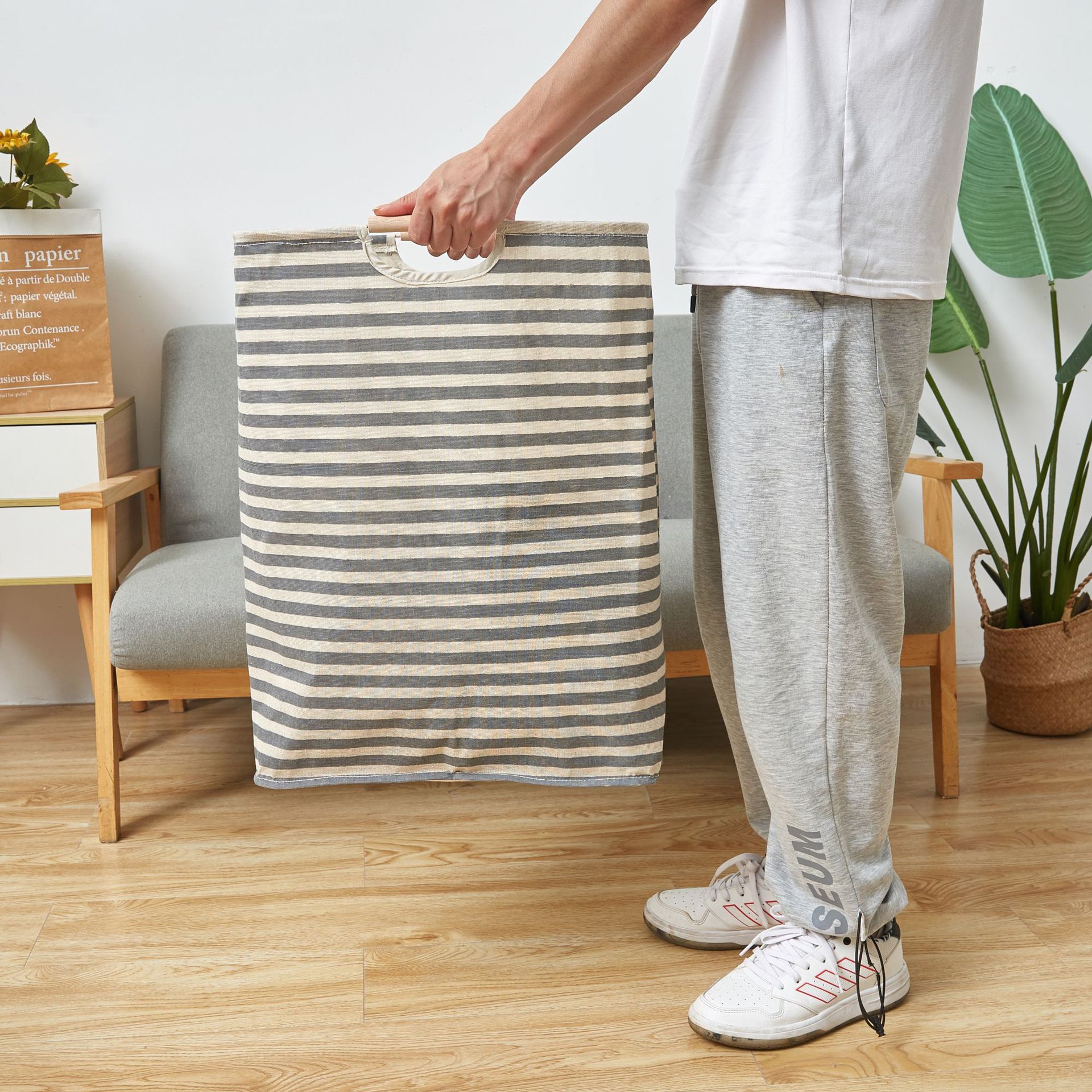 Dirty clothes storage basket, bamboo fabric storage basket, Japanese dirty clothes basket, laundry basket, Nordic dirty clothes basket, folding details Picture