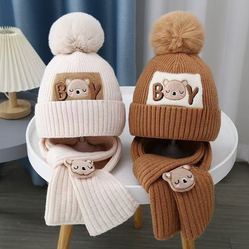 Wholesale of two-piece sets of children's warm hats, knitted woolen hats for boys and girls, ear protectants, and baby hats and scarves for autumn and winter from street stalls Specification image