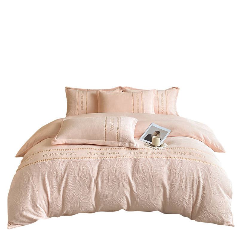 A类母婴级加厚雕花牛奶绒四件套秋冬季高级感兔毛保暖床上四件套详情图5