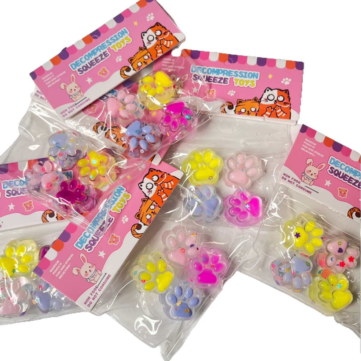 The soft and cute toy cat paw gadget, a creative Douyin tool for children, has gone viral. It's mini and adorable