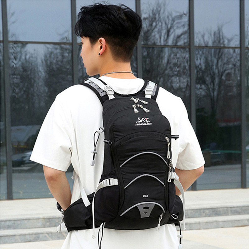 Cross-border outdoor backpack 20L stand backpack, outdoor cycling backpack, cycling bag, bicycle bag, water bag bag, mountain climbing bag Application Scenario