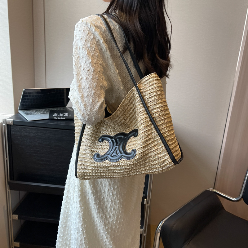 Cross-Border Straw Weaving Bags Are Now Available In Summer. Hand-Woven Vegetable Basket Bags, Vacation Beach Bags, Single-Shoulder Armpit Bags, Handbag Bags, And Hand-Woven Straw Weaving Bags Application Scenario
