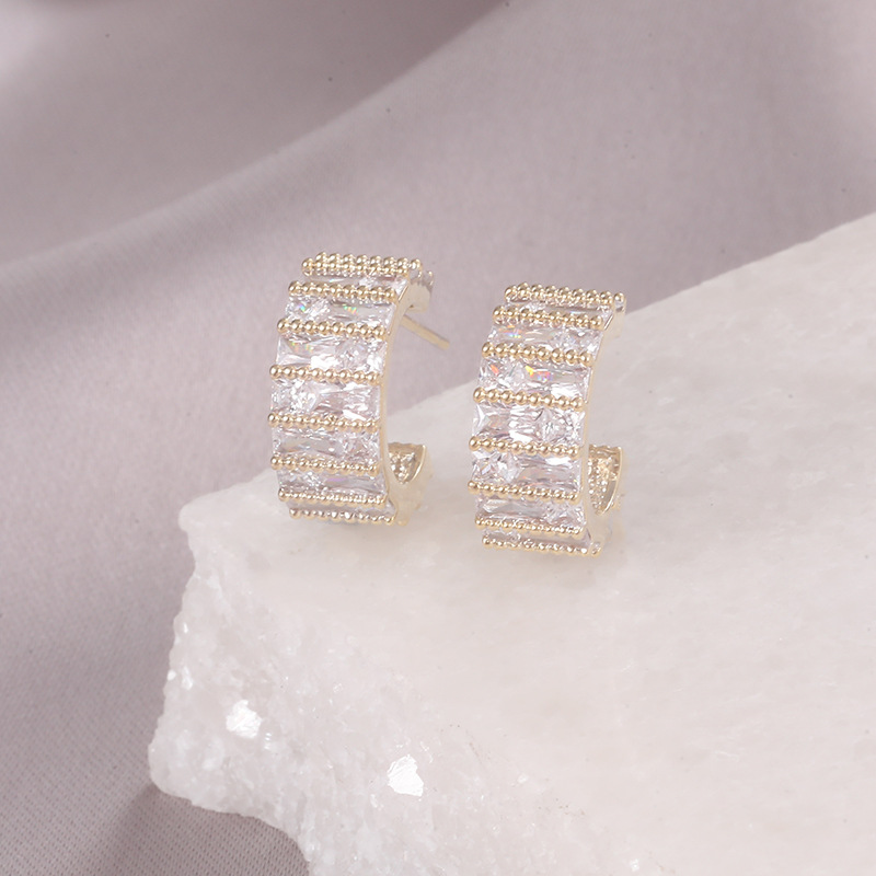 Xuhui Accessories' new fashionable, light luxury style, versatile copper zirconium plated with real gold and silver needle C-shaped stud earrings wholesale Specification drawing