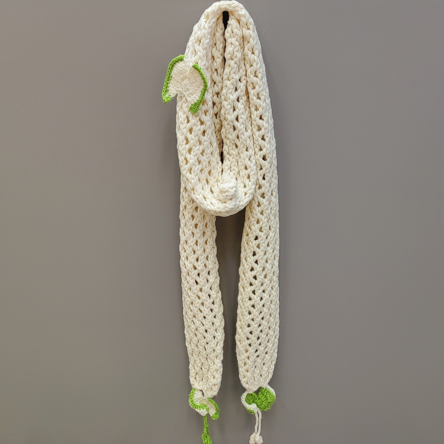 花恋~米白色蝴蝶花针织飘带长条镂空围巾辣妹秋冬新款时尚围脖