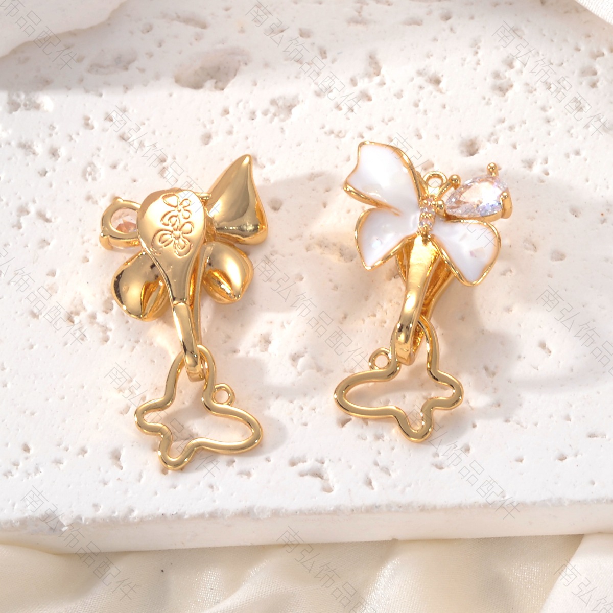 Copper-plated 18k gold pearl necklace, oil-dripping magnolia butterfly ot clasp, high-end DIY jewelry accessory Specification image