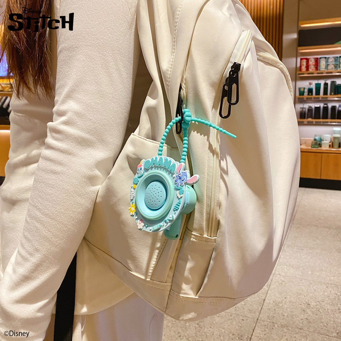 Wholesale of genuine Stitch series horn keychain pendants, creative and cute cartoon student backpack pendants and toys Application Scenario