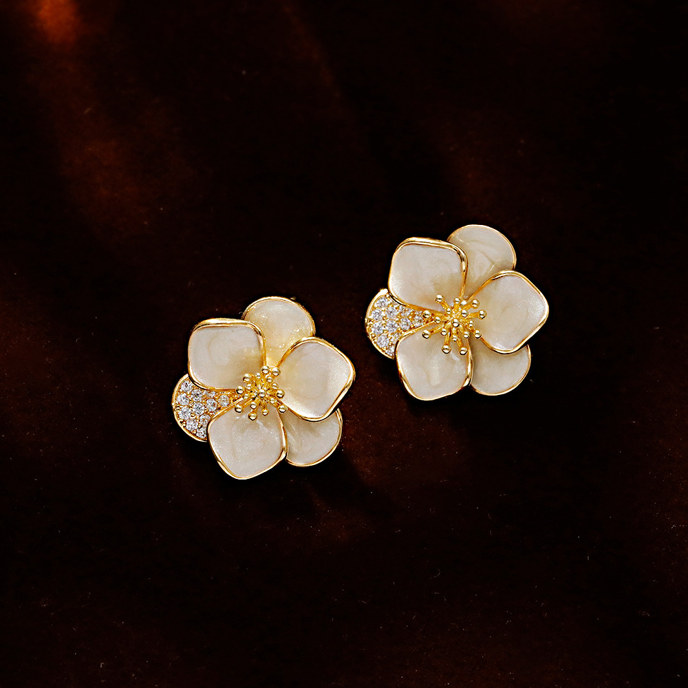 Hyacinth's niche design sense, high-end elegance, light luxury, unique stud and flower earrings will be the best-selling earrings for women on Douyin in 2025 details Picture