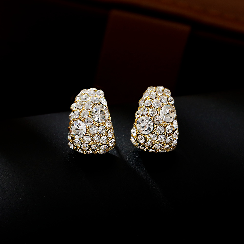 Hyacinth copper-plated gold stud earrings for women 2025 New bestsellers, light luxury and high-end style earrings, exaggerated sparkling diamond retro earrings
