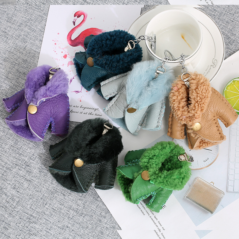 2020创意新款毛绒衣服钥匙扣挂件配饰包包箱包挂饰厂家批发热销