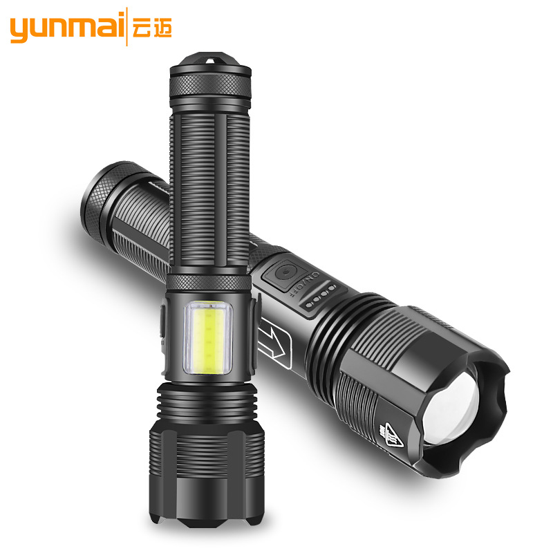 مصباح يدوي يعمل بأشعة P70 محمول على الشحنات USB، مع إظهار تركيز المصباح اليدوي المشع XHP50 عبر الحدود