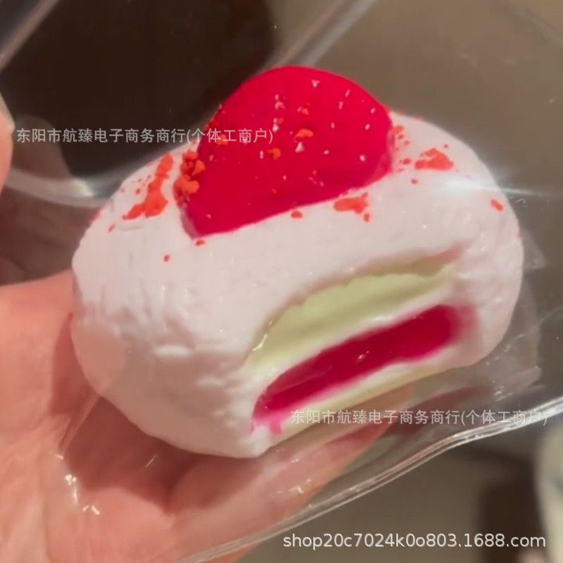 New super soft strawberry scallop cream Bursting Kneading Fun Simulation Cake Mud Hand feel stress-relieving toy Kneading Fun Application Scenario