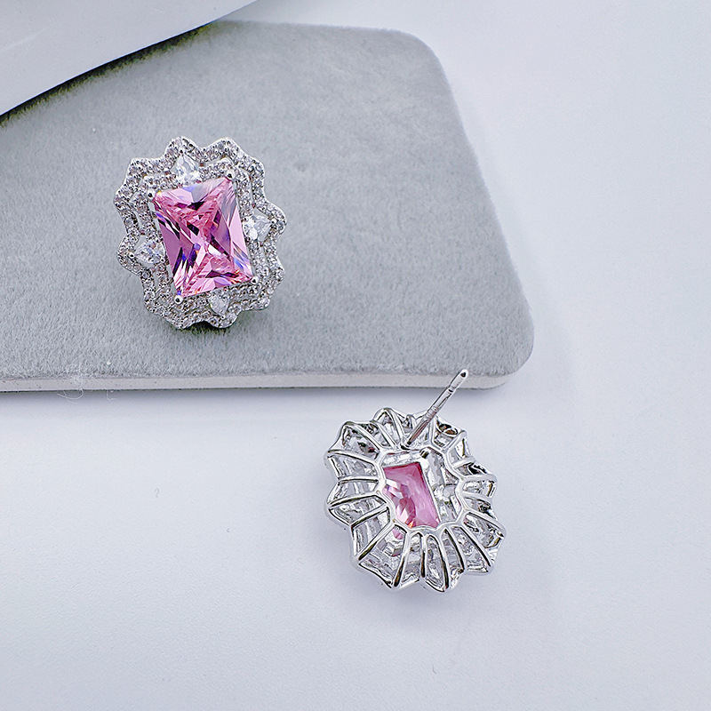 柏伶饰品新款简约耳钉女式精致时尚耳饰满钻气质耳饰品2025年新品细节图