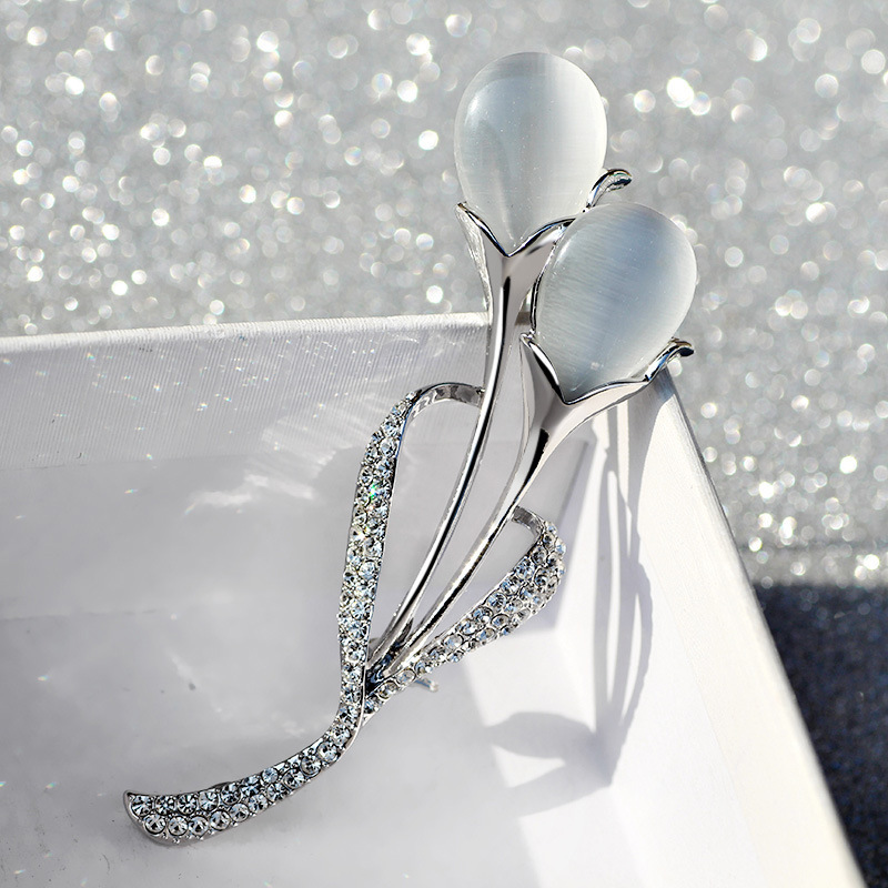 High-end cat's eye diamond-encrusted tulip crystal brooch, cute and unique Japanese-style narcissus brooch accessory, elegant corsage girl Specification image