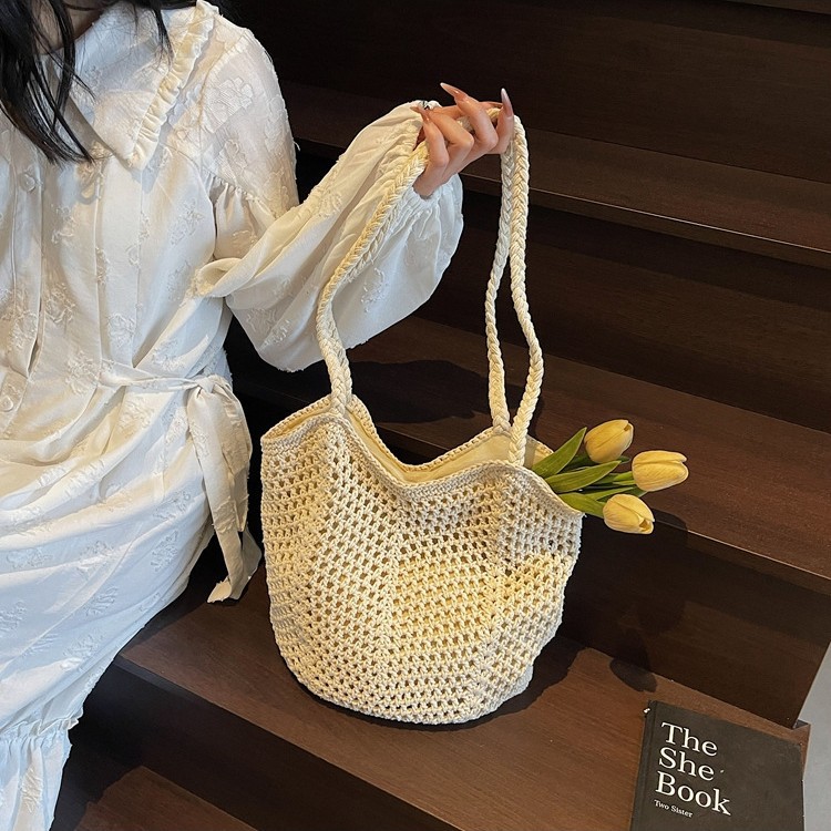 Cross-Border Woven Bags, Casual Large-Capacity Cotton Thread Woven Bags, New Hollowed-Out Straw Woven Bags, Laid-Back Style Single-Shoulder Bags, Vacation Beach Bags, Women's Bags, Crossbody Tote Bags, Woven Bags Application Scenario