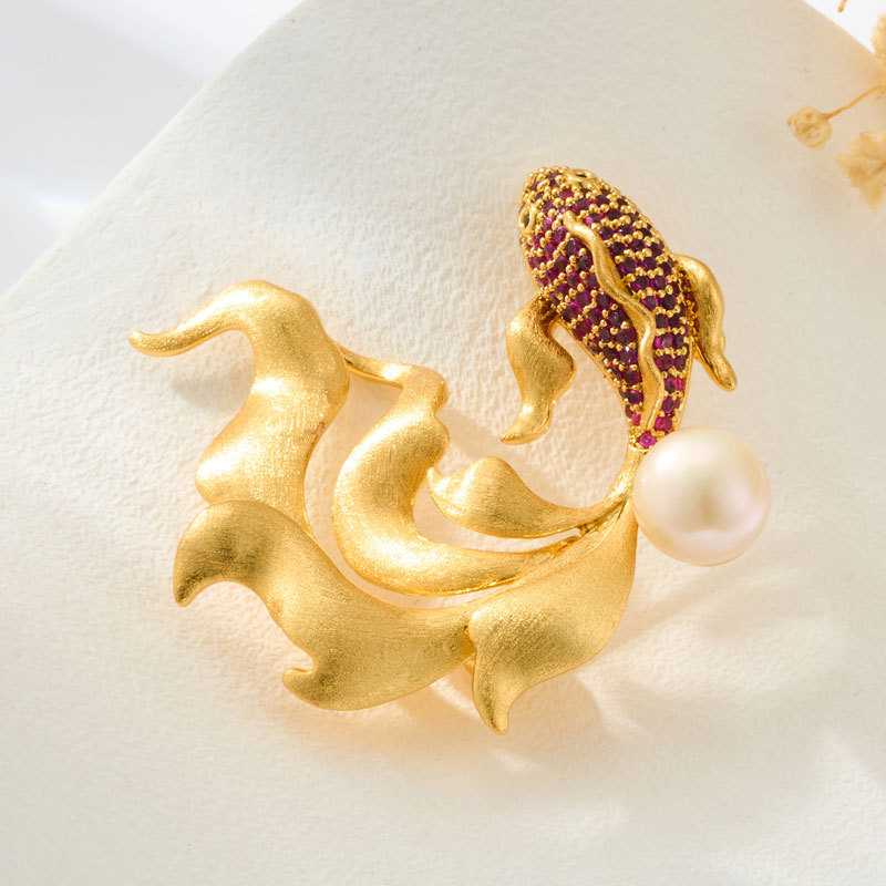 Original design: Annual Surplus Golden koi brooch, copper real gold electroplated brushed inlaid zircon freshwater pearl pin Application Scenario