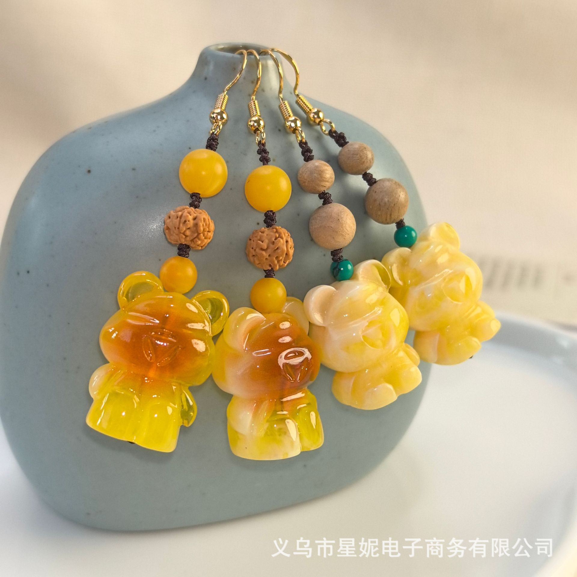 Wholesale of fashionable zircon earrings and earrings, simple and elegant earrings, women's versatile earrings and accessories Item Picture