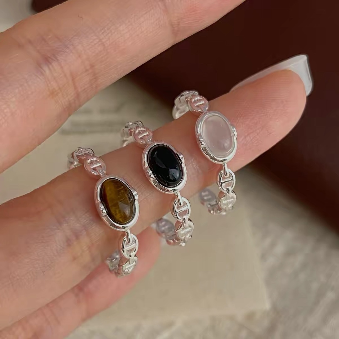 Korean version S925 pure silver white chalcedony amber stone pig nose hollowed-out ring, high-end women's InS-style open ring