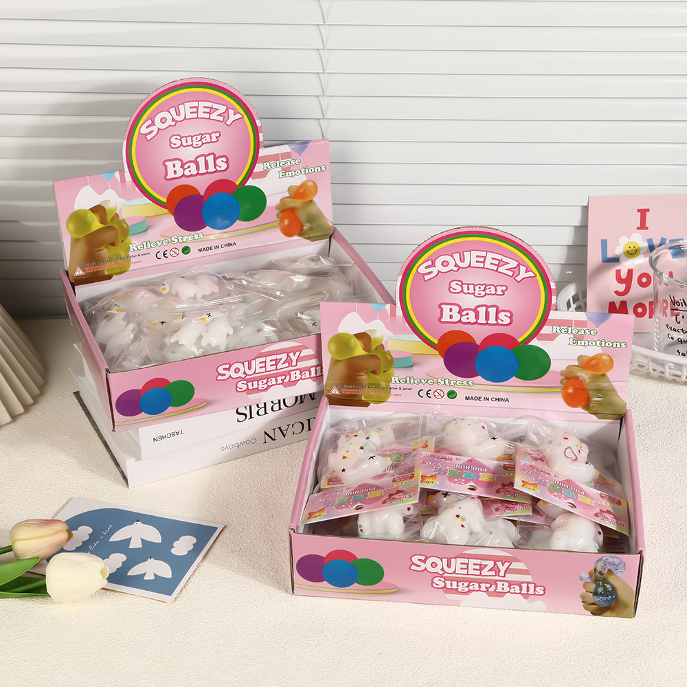 The popular and trendy roast duck "Pinching Fun" mini stress-relieving simulation food and play toys are set up at the night market to relieve stress details Picture