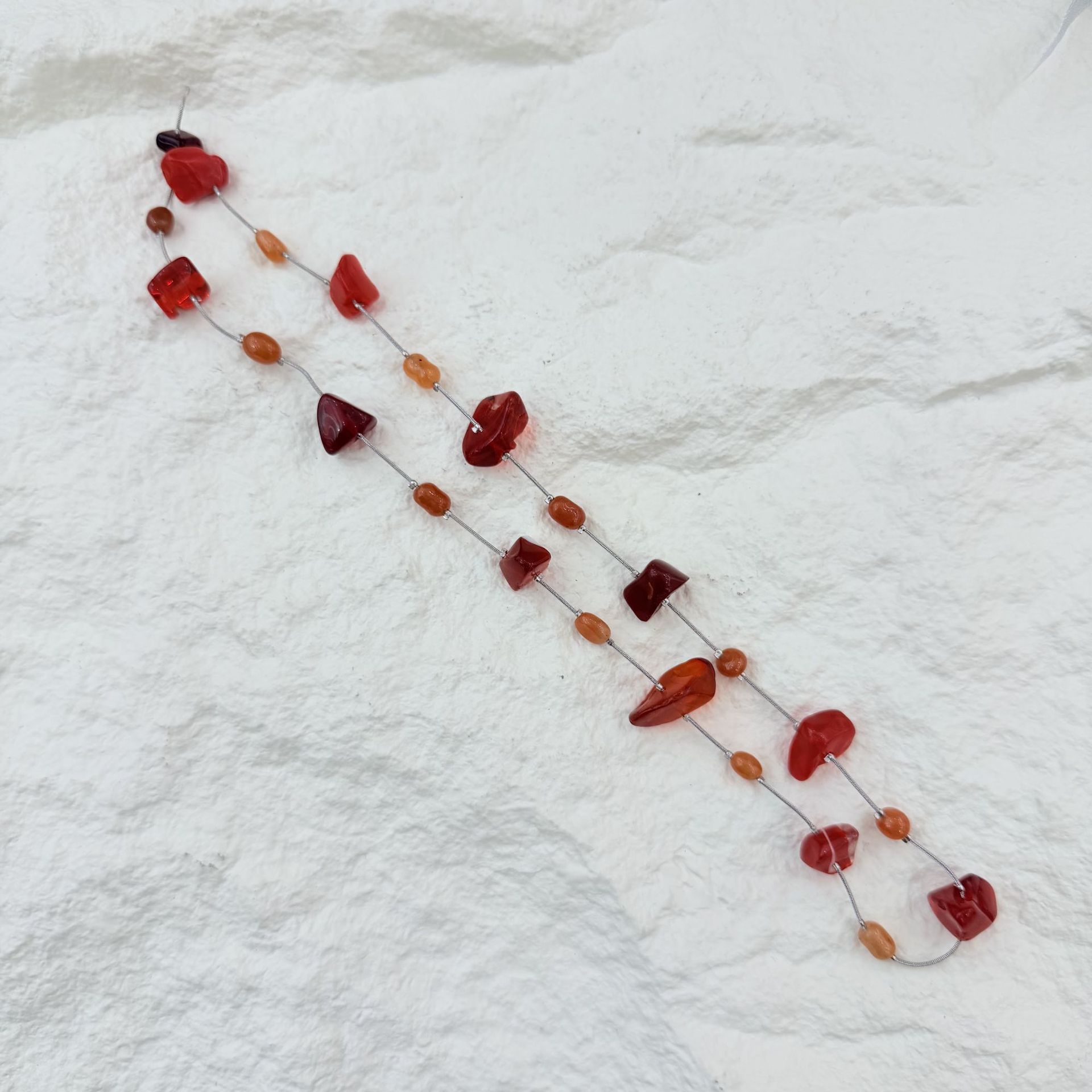 Retro red and orange irregular glass crushed stone fine silver chain, niche design sense, light luxury, versatile and whitening, factory wholesale Specification image