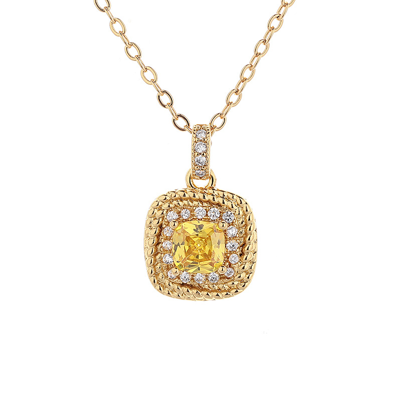 Copper gold-plated small sugar cube necklace for women, micro-inlaid zircon summer fashion, light luxury, collarbone chain for women, trendy square, fresh and sweet Item Picture