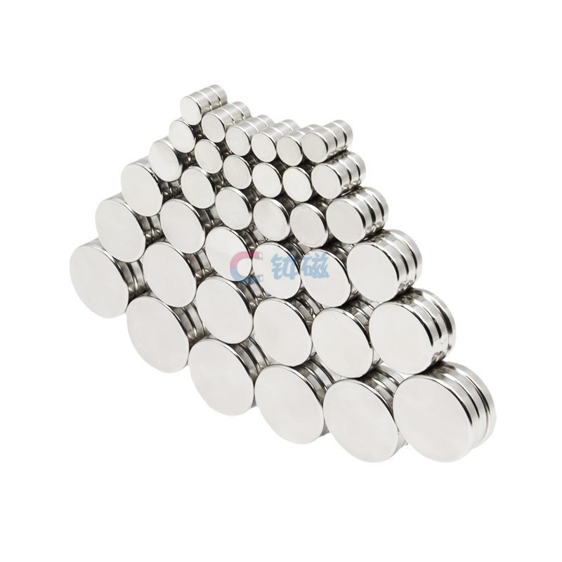 鸡眼扣磨具/logo标/logo/磁吸纽扣白底实物图