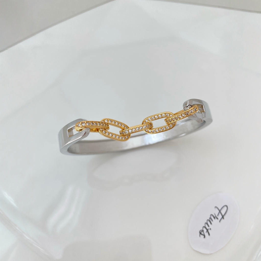 This French-style high-end zirconium geometric C-shaped opening bracelet is a fashionable and exquisite women's niche design Specification image