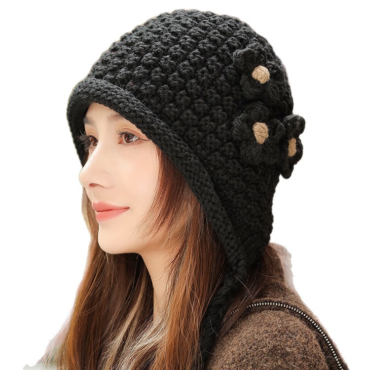 Tassel braided woolen cap, autumn and winter cold-proof and warm knitted cap, 2025 new style, stylish and face-enhancing small ear-protecting headscarf Item Picture