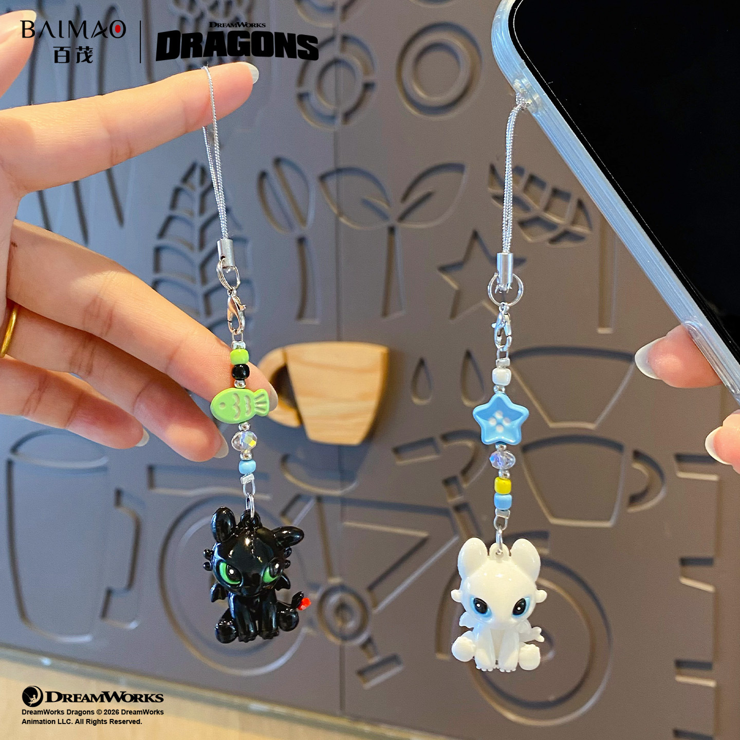 Genuine Dragon Tamer cute keychain pendant, cartoon and adorable couple dolls, key chain, schoolbag pendant Application Scenario