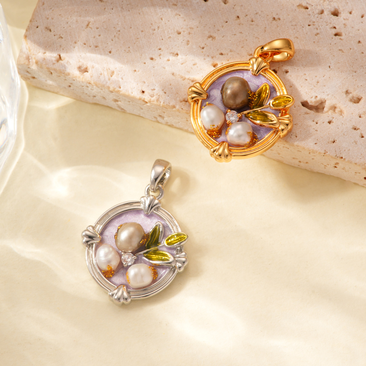 18k copper plated with real gold and inlaid with pearls, so many sesame oil paintings pendant, high-end bracelet, necklace clasp, DIY accessory details Picture