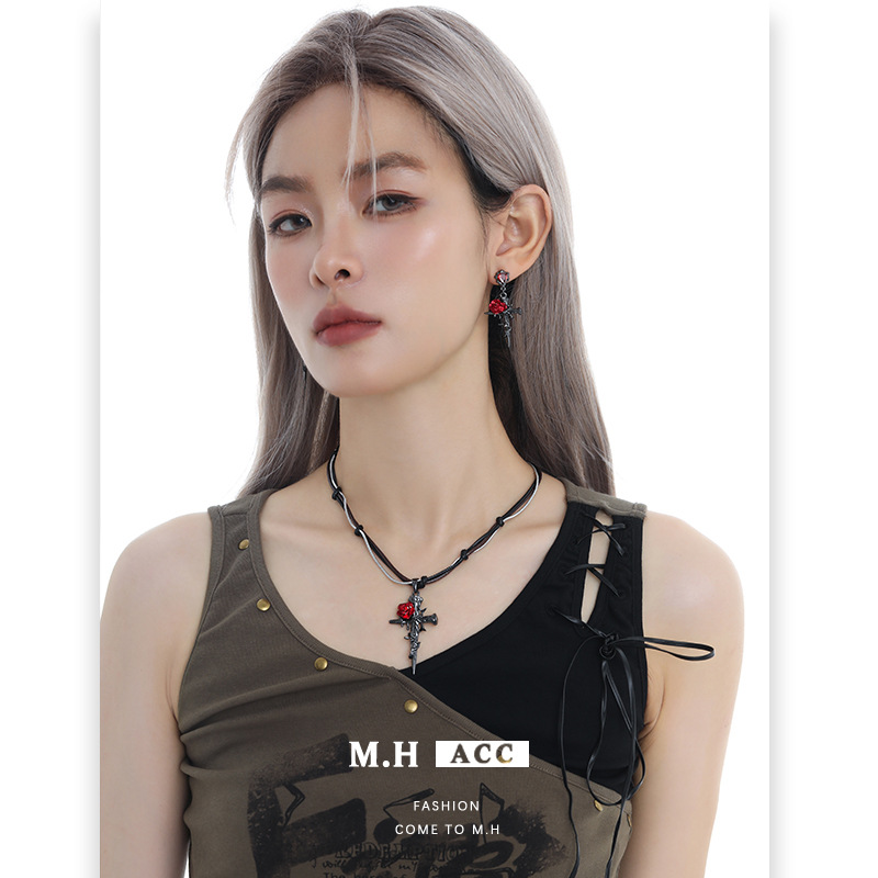 Dark Gothic style red rose entwined cross pendant necklace with a unique female design sense, black woven collarbone chain Specification image