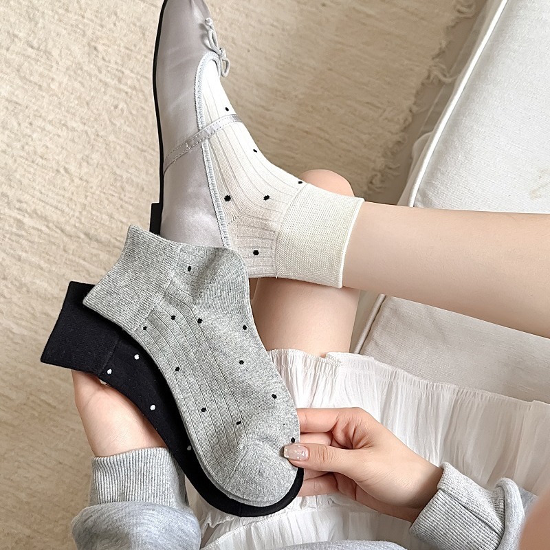 Sock stall, one-piece consignment, women's white polka dot short socks, cotton socks, South Korea Dongdaemun women's short socks, miu style, grey pile socks, trendy one-piece consignment Application Scenario