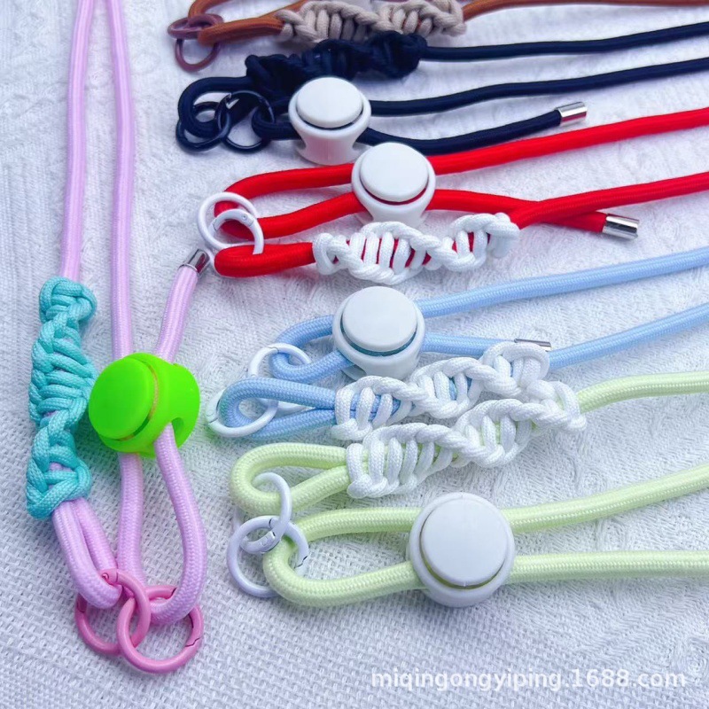 Long adjustable phone back clip crossbody lanyard that can be worn around the neck, phone case shoulder strap lanyard, double-button doll lanyard Application Scenario