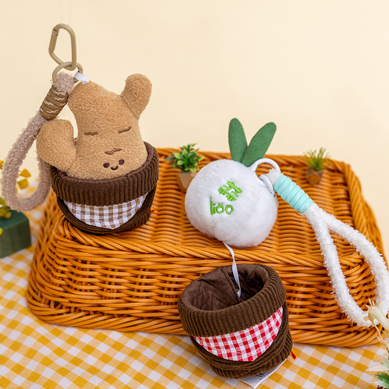 Wholesale of simulated ginger and garlic seasonings, cartoon plush toys, dolls, creative small pendants, bags and pendants Specification image
