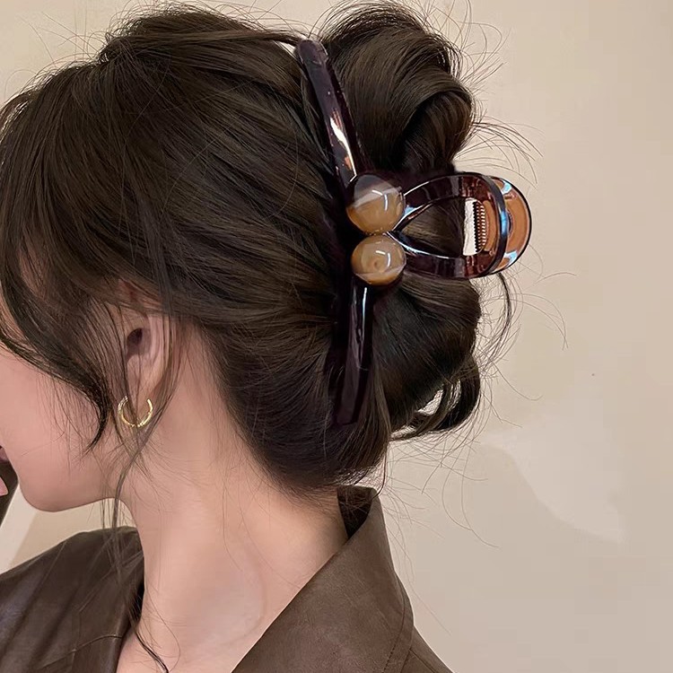 2025 New high-end coffee-colored pearl hairpin for women with a large amount of hair at the back of the head, shark clip large scratch clip women's headwear