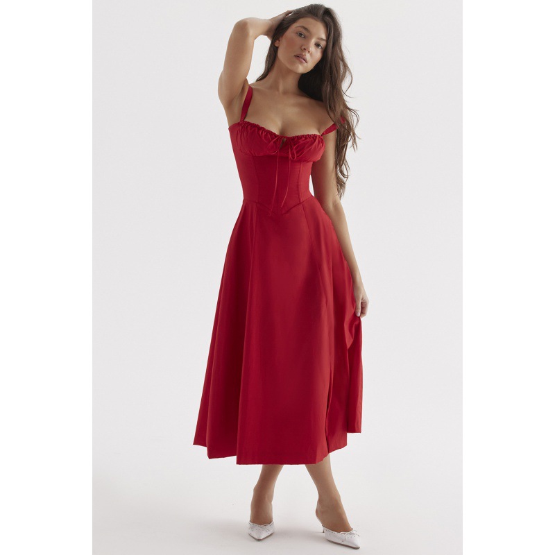 In 2026, Amazon's best-selling summer trade commuting style solid-color fashionable high-end halter dress for women Application Scenario