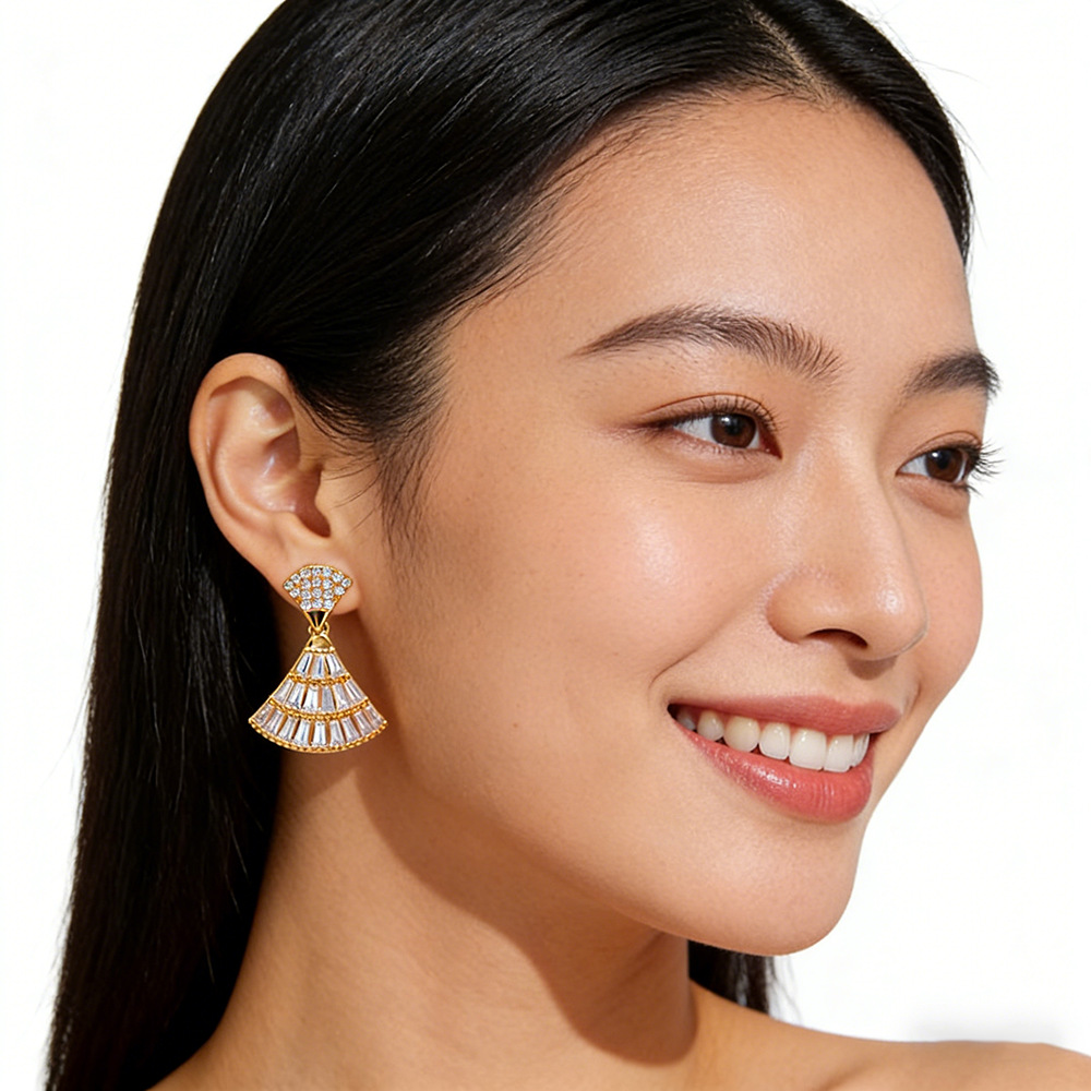Hyacinth temperamento alta sensibilidad circonitas abanico aretes versátil super flash aretes diseño de nicho de lujo plata agujas orejeras para mujeres details Picture