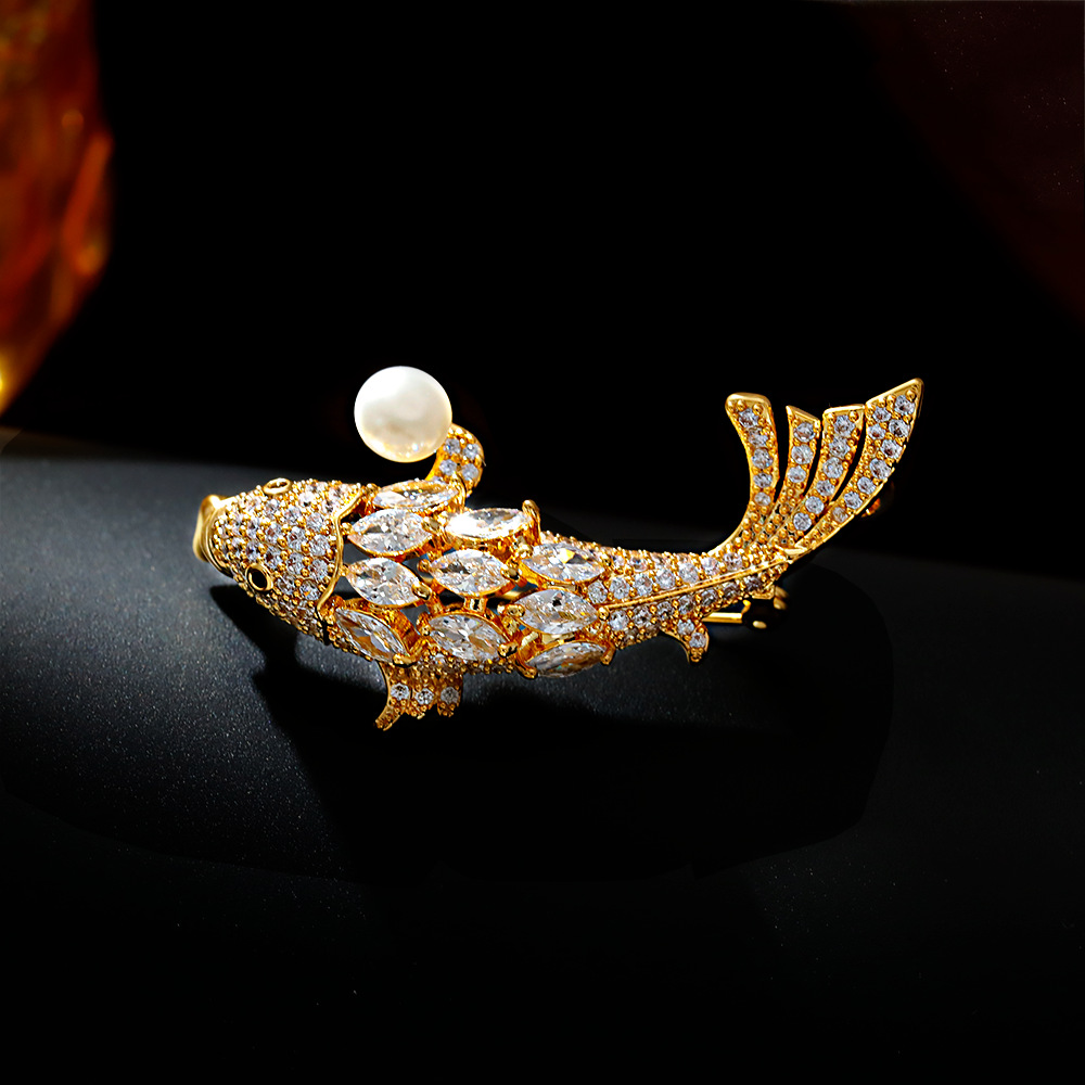 Hyacinth "Yearly Abundance Lucky Koi" Chinese-style exquisite zirconium brooch, high-end light luxury freshwater treasure suit jacket pin Application Scenario
